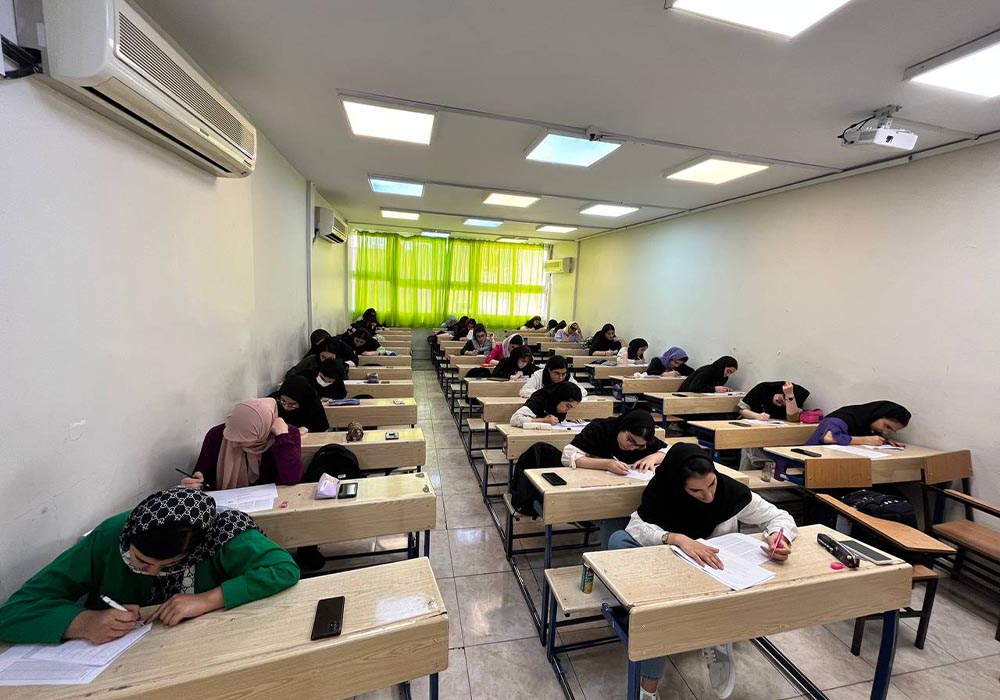 فضای مطالعاتی مناسب : فضای آروم و دوست داشتنی پانسیون باعث میشه با تمرکز بالاتر و کیفیت عالی مطالعه کنی